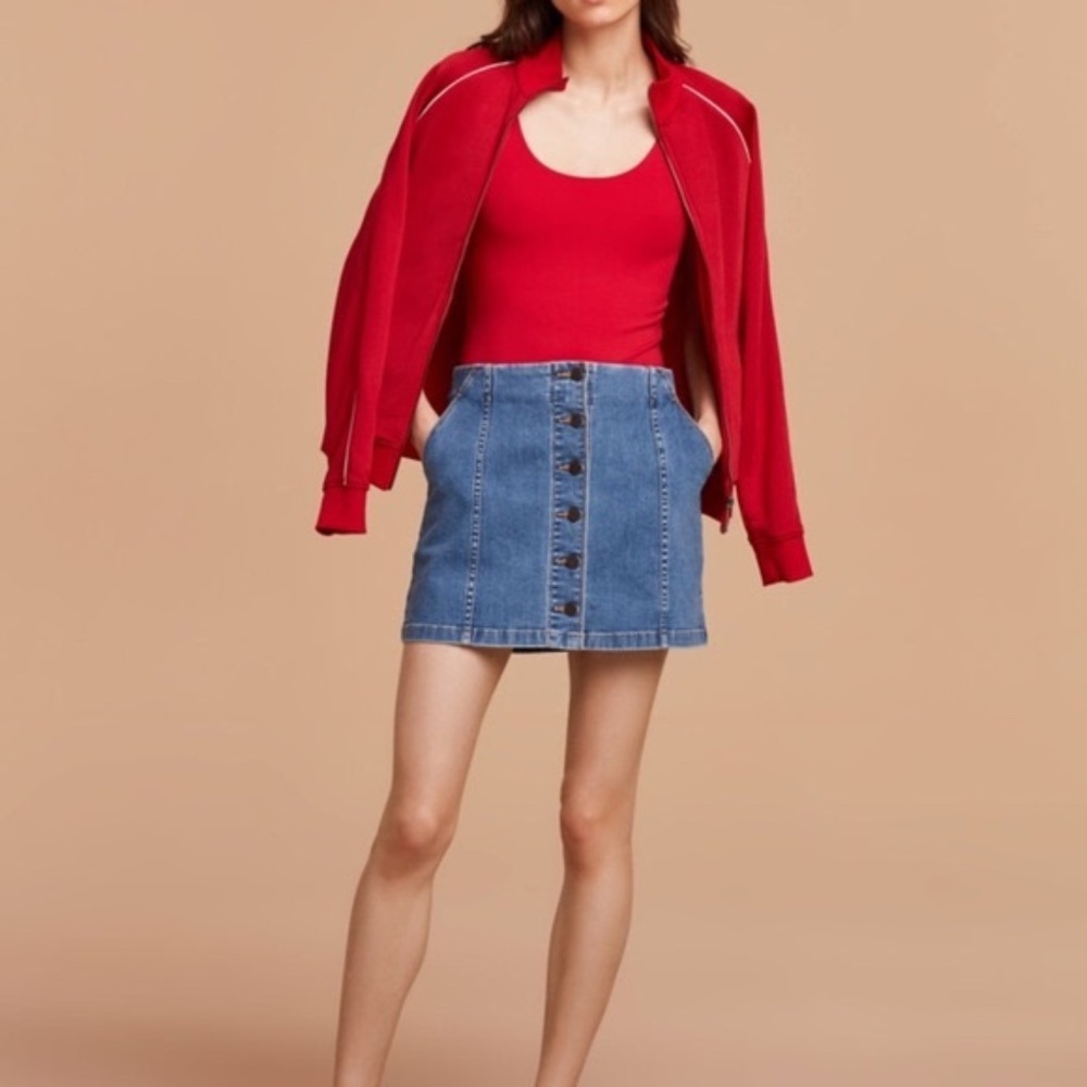Aritzia Wilfred Free Ahrens Denim Mini Skirt Medium Wash Blue Size 6 - Picture 3 of 8